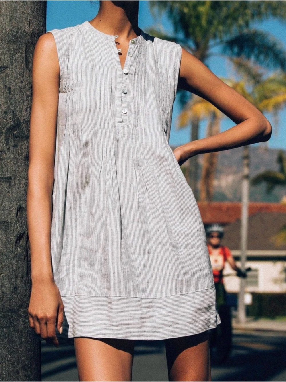 Faherty Sleeveless Striped Linen Shift Dress in Light Gray